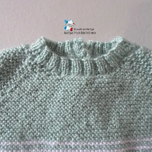 Brassière naissance 2 couleurs calinou blanc-lait et vert, manches raglan mixte layette tricot bébé sur commande