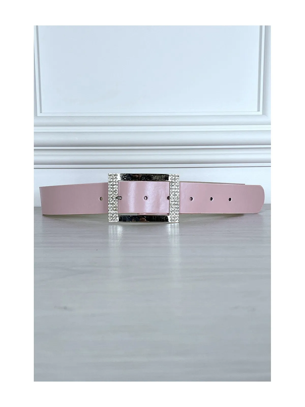 Ceinture simili rose avec boucle rectangle à strass