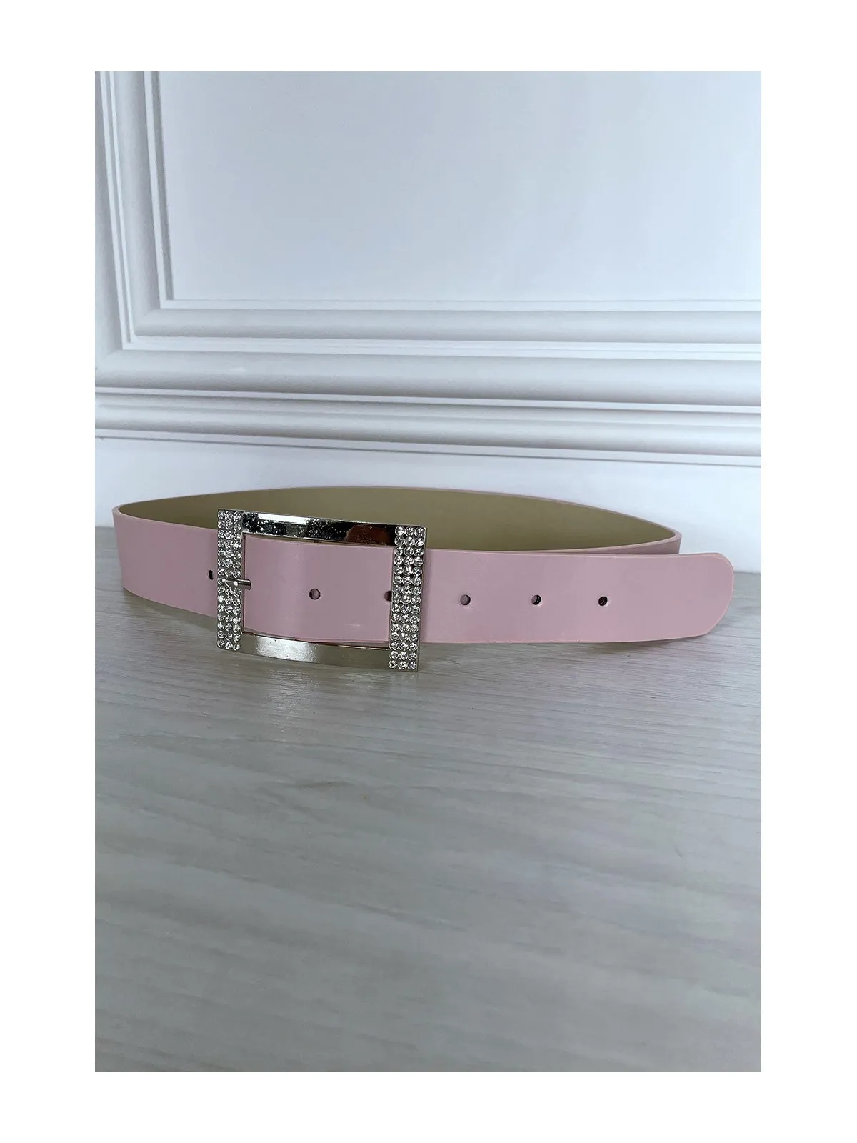 Ceinture simili rose avec boucle rectangle à strass