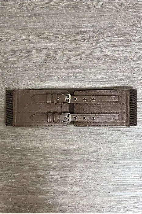 Grosse ceinture marron avec deux anneaux et élastique à la taille