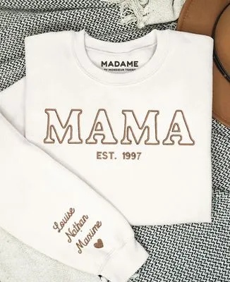 Hoodie femme Mama et prénoms des enfants sur la manche