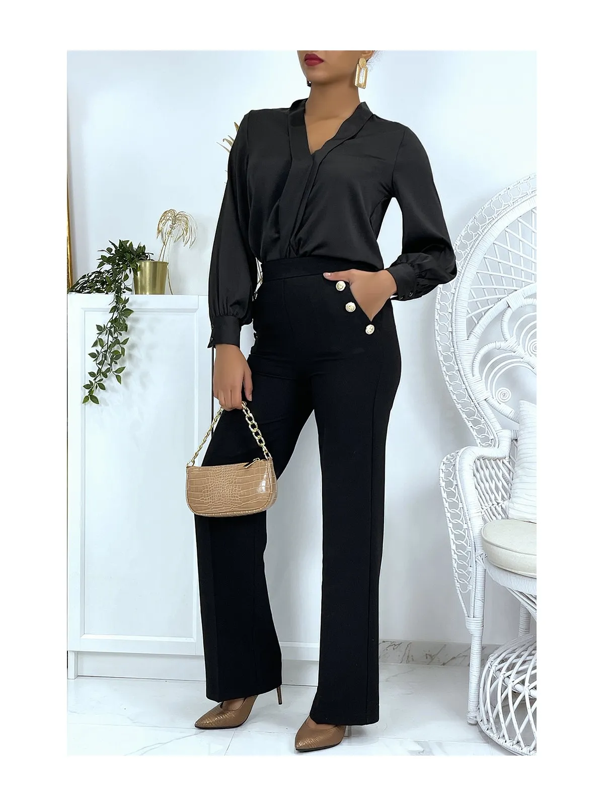 Pantalon palazzo noir boutonné avec poches