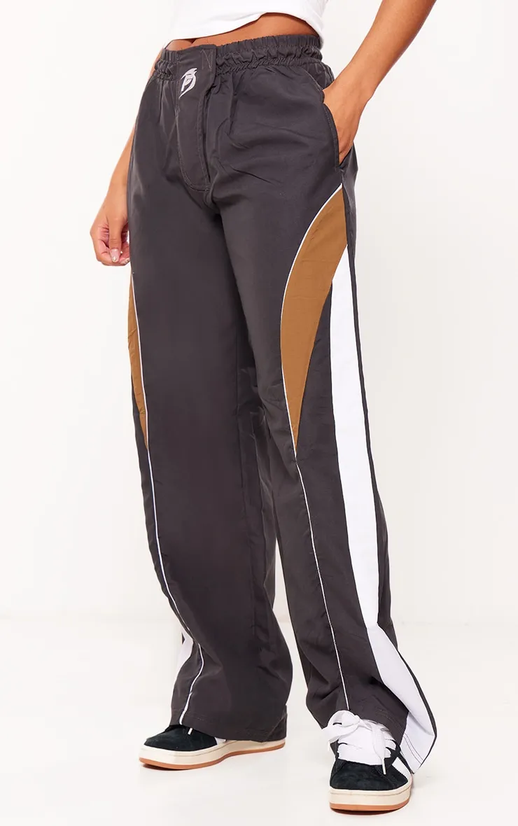 PRETTYLITTLETHING Pantalon de survêtement marron foncé oversize à détail parties contrastantes