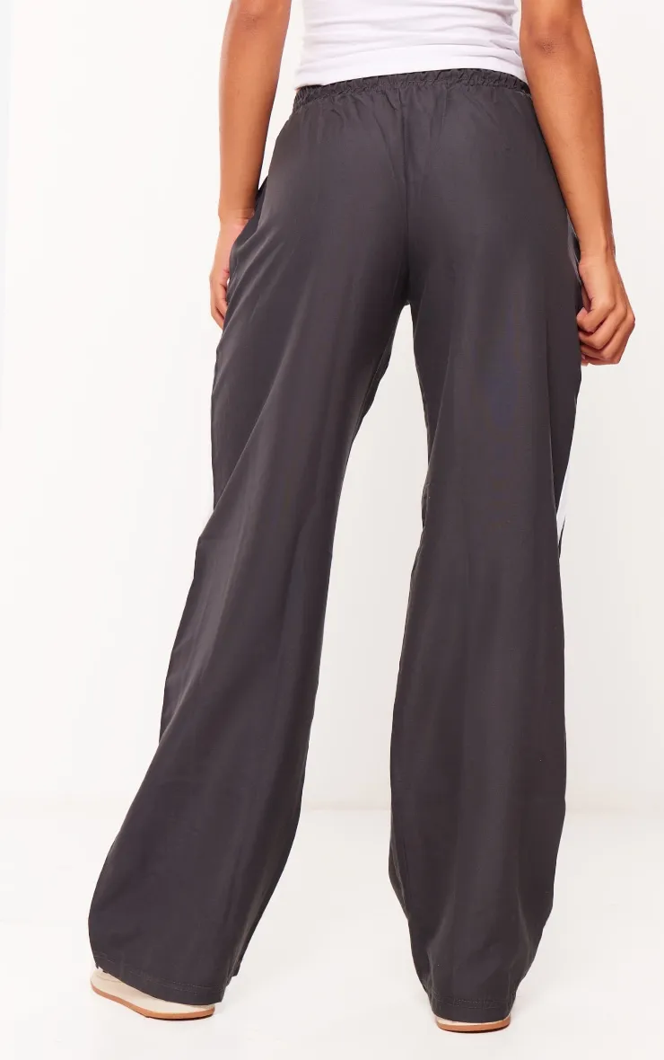 PRETTYLITTLETHING Pantalon de survêtement marron foncé oversize à détail parties contrastantes