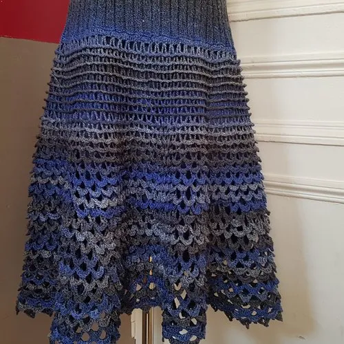 Robe bleue d'été au tricot et au crochet t. 42